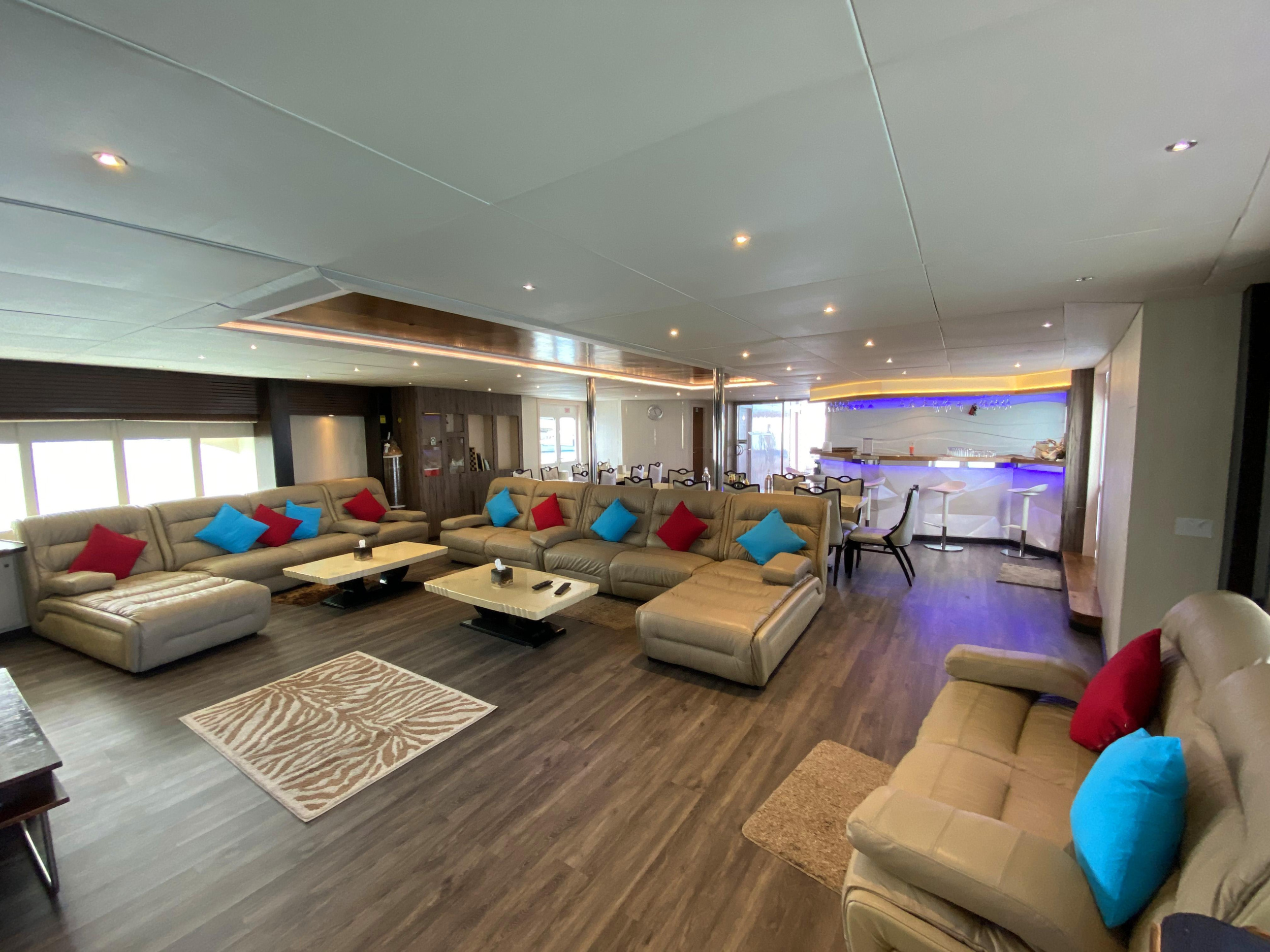 Motoryacht 33M — photo 6
