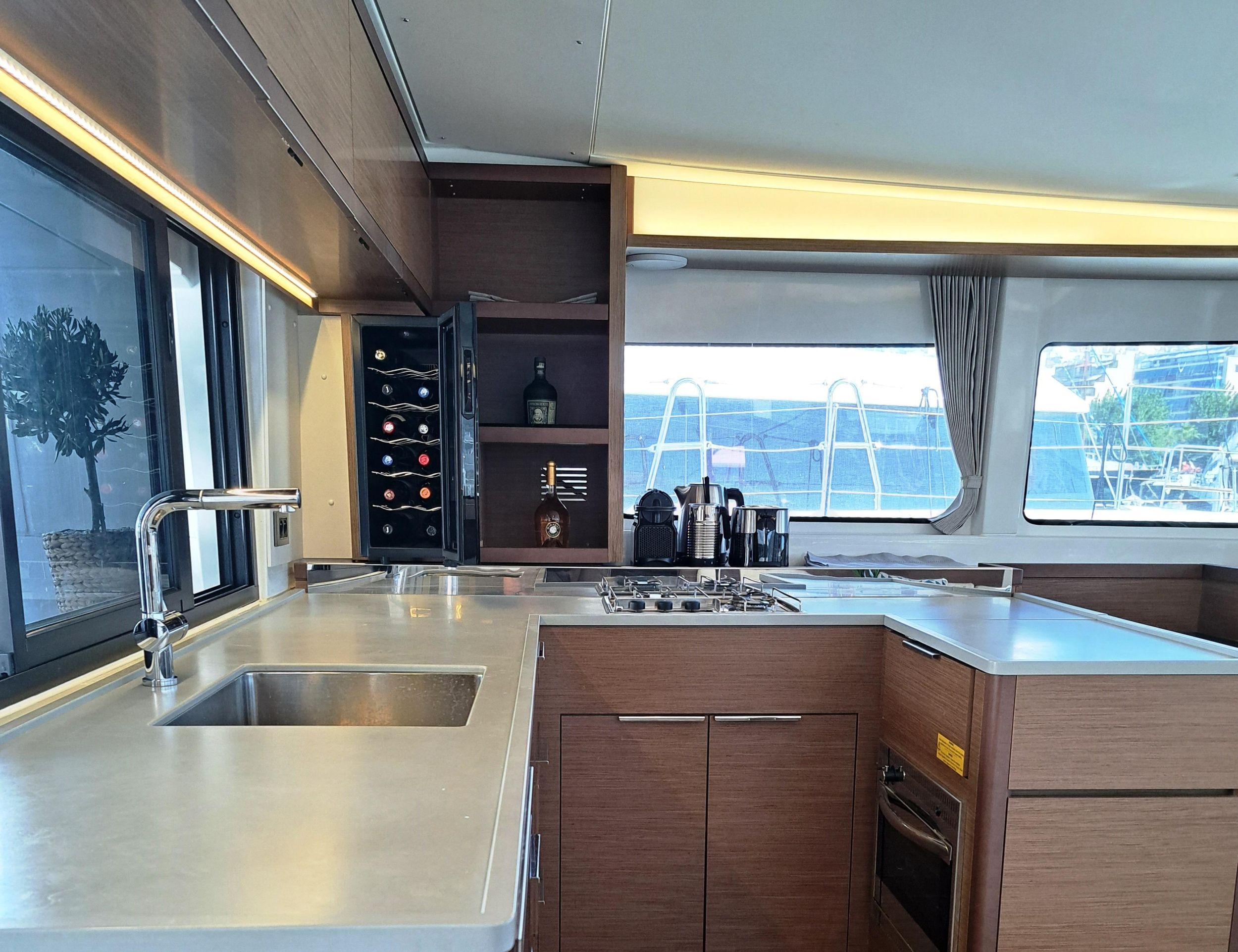 Lagoon 46 — photo 22