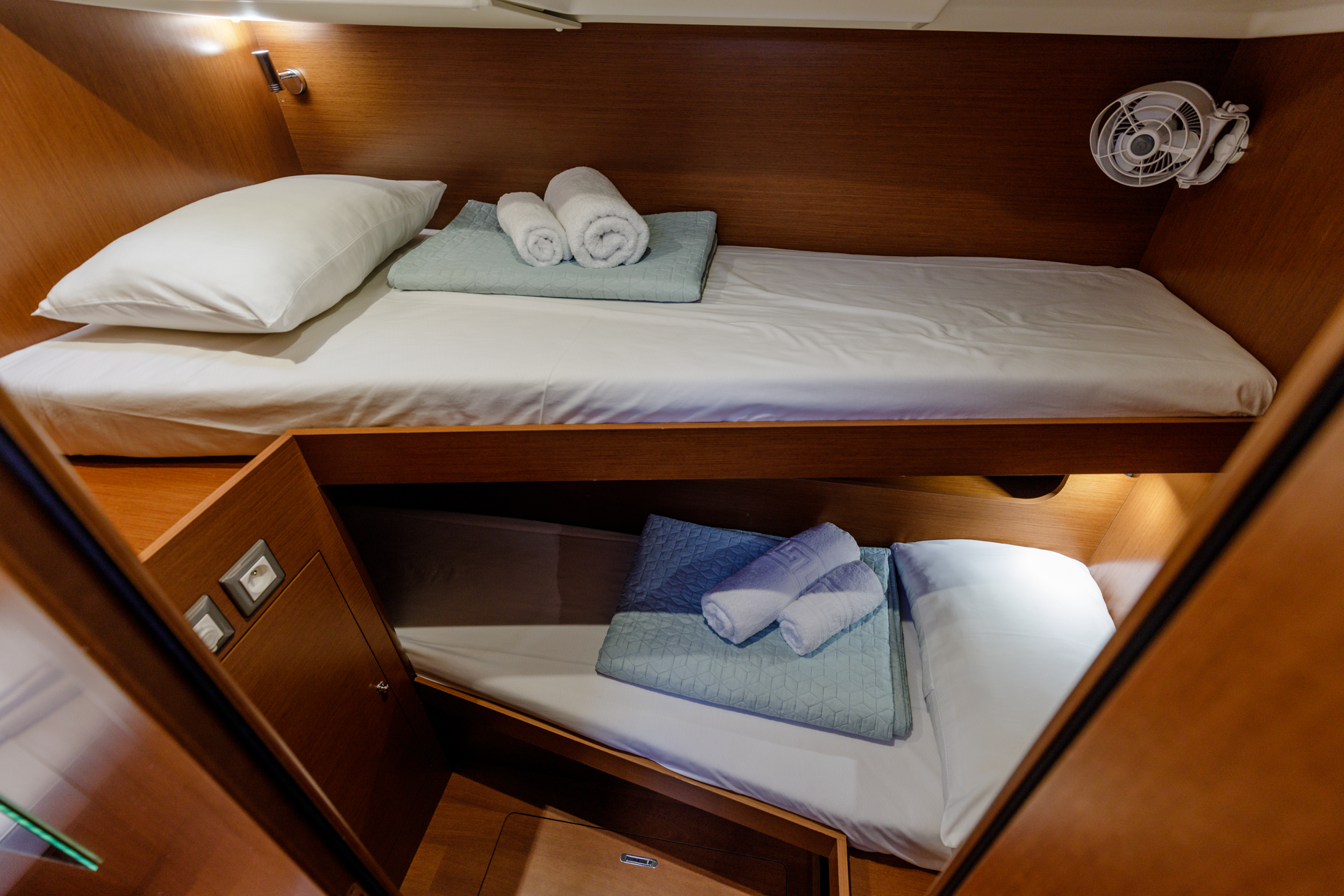 Oceanis 51.1 — photo 12