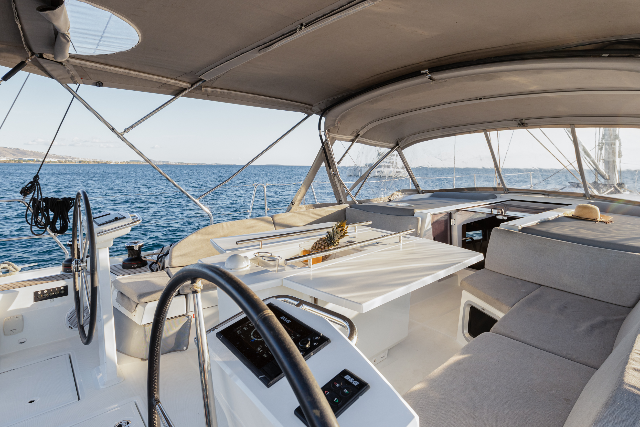 Oceanis 51.1 — photo 13
