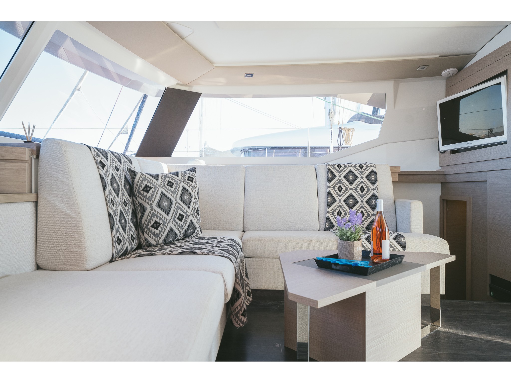 Fountaine Pajot 47 SAONA LUX (GEN, AC, WATERMAKER) — photo 3