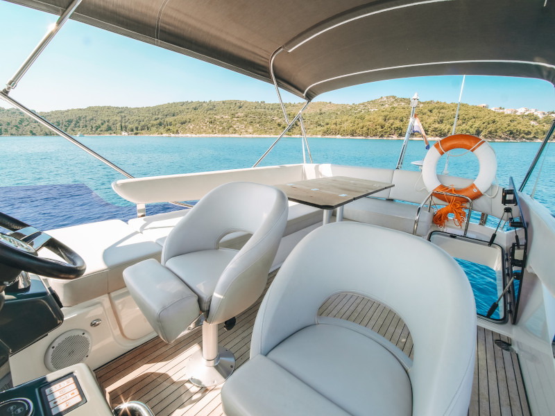 Bavaria R40 FLY — photo 13