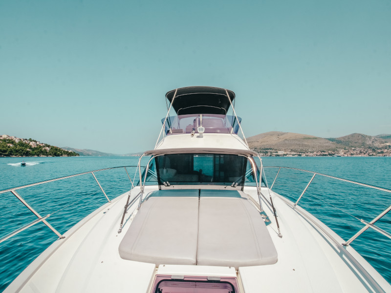 Bavaria R40 FLY — photo 25