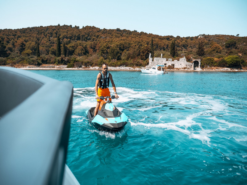 Bavaria R40 FLY — photo 7