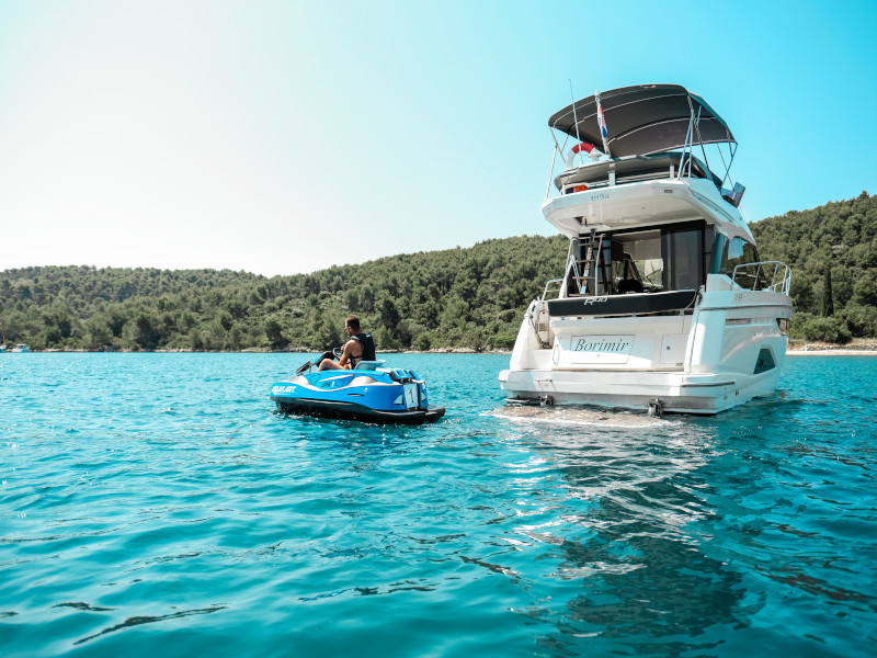 Bavaria R40 FLY — photo 11
