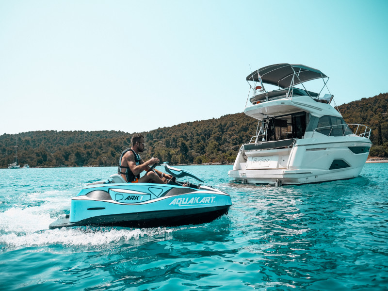 Bavaria R40 FLY — photo 23