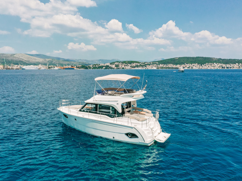 Bavaria E40 Fly — photo 9