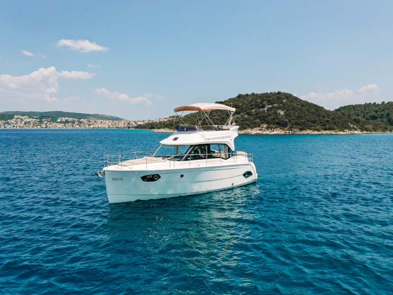 Bavaria E40 Fly — photo 15