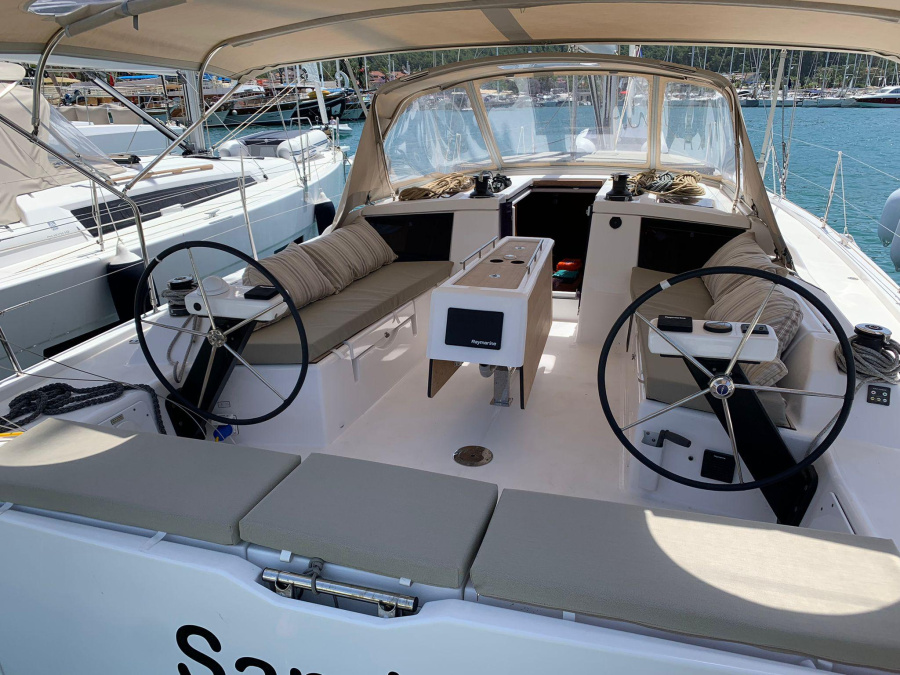 Dufour 430 Grand Large — photo 8