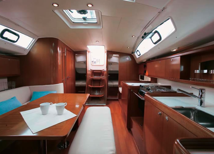 Beneteau Oceanis 40 — photo 13