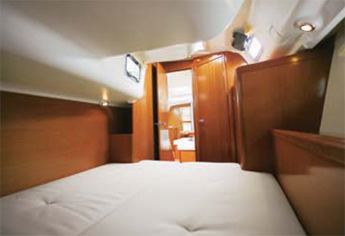 Beneteau Oceanis 40 — photo 6