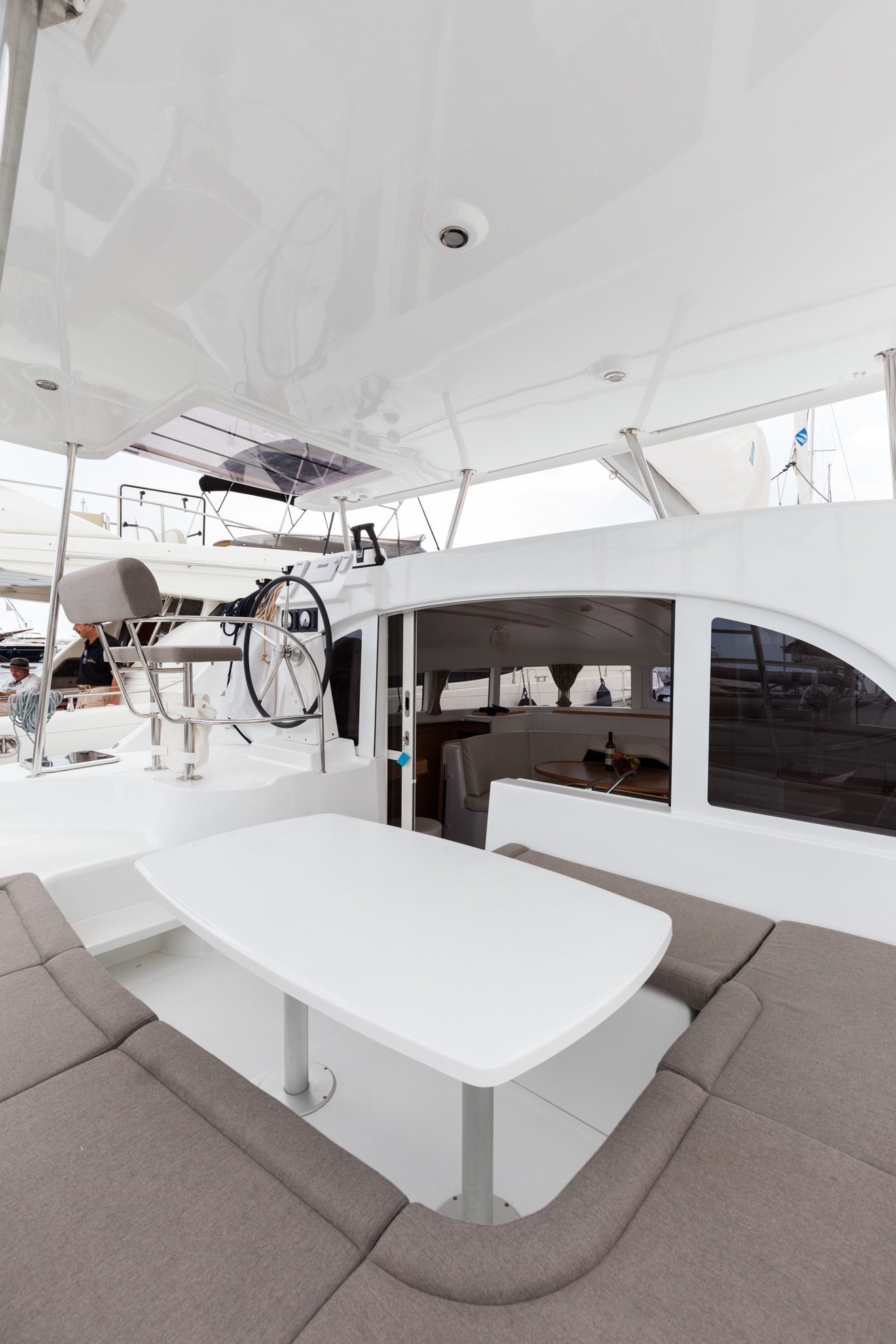Lagoon 380 S2 — photo 16
