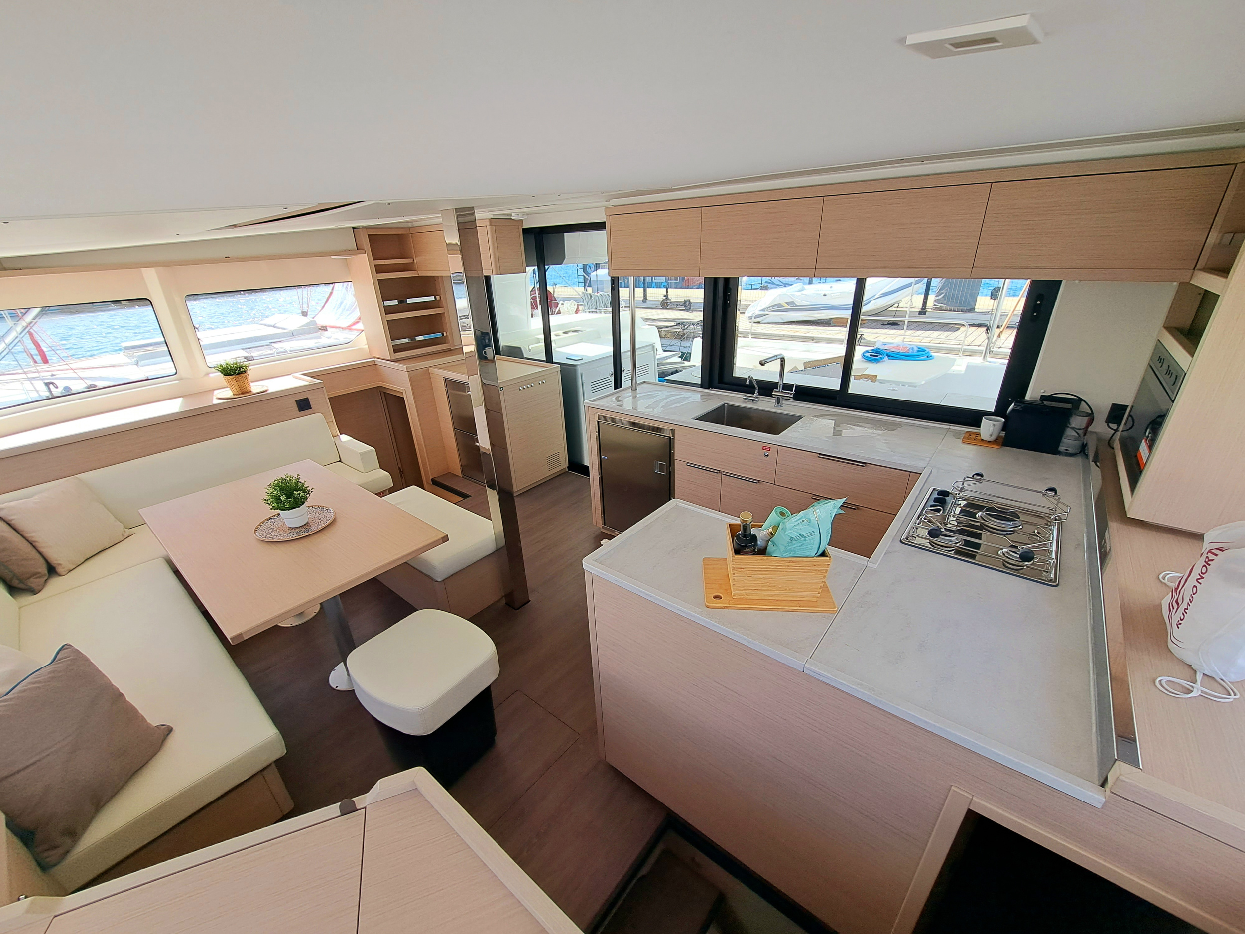 LAGOON 46 / 4 CABINS — photo 22