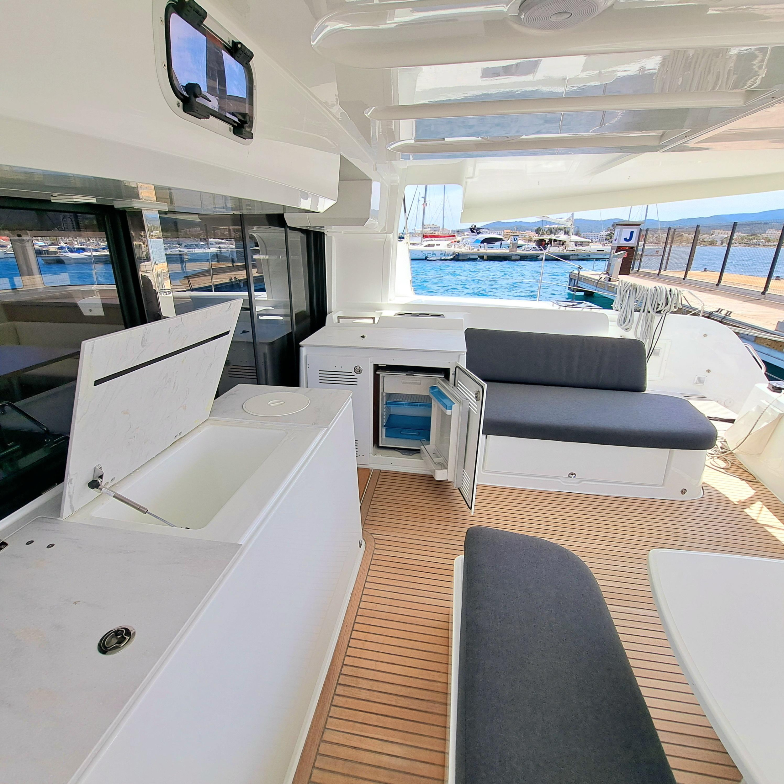 LAGOON 46 / 4 CABINS — photo 15