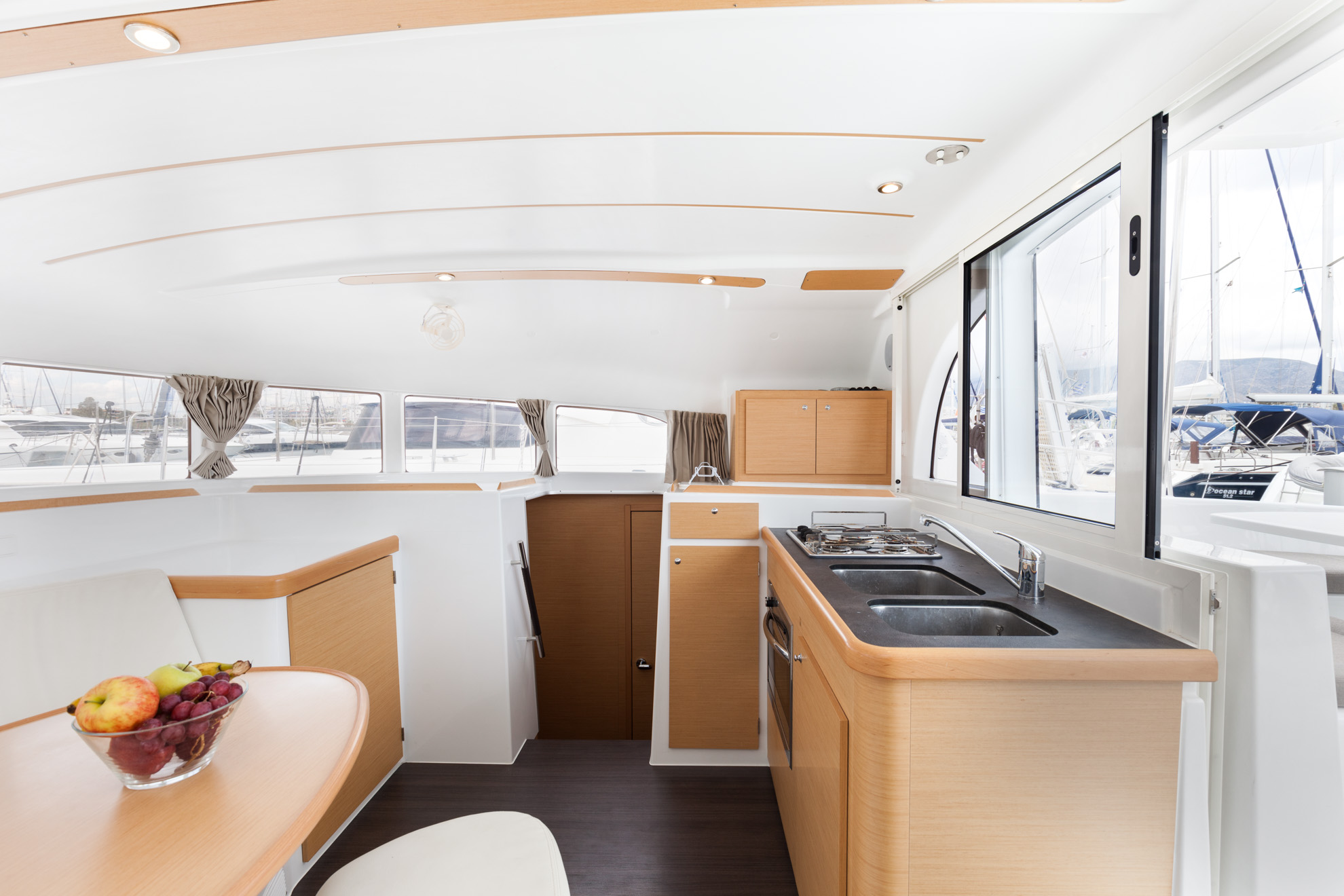 Lagoon 380 S2 — photo 7