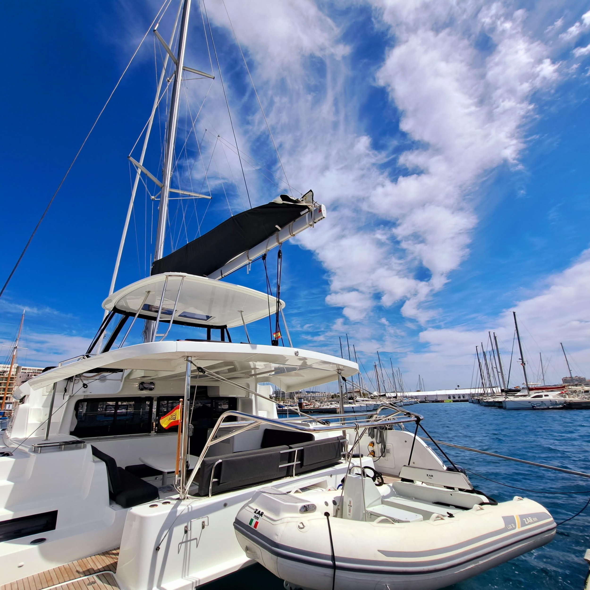 LAGOON 46 / 4 CABINS — photo 16