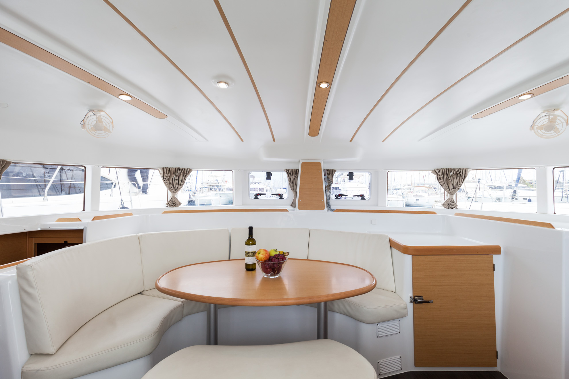 Lagoon 380 S2 — photo 12