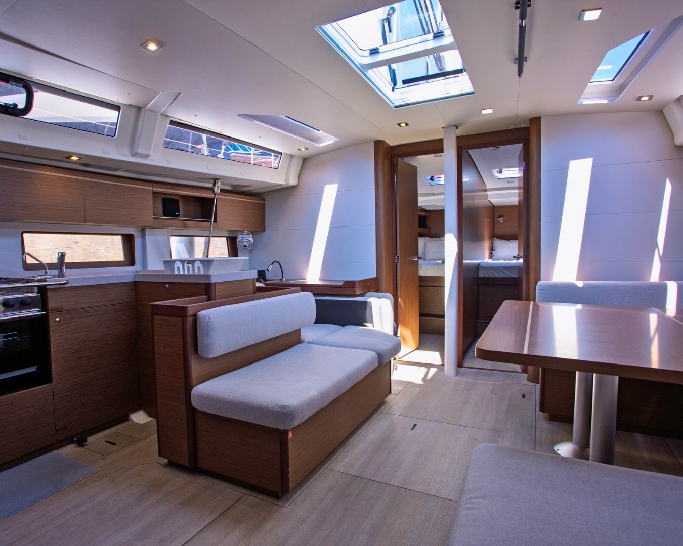 Oceanis 51.1 — photo 15
