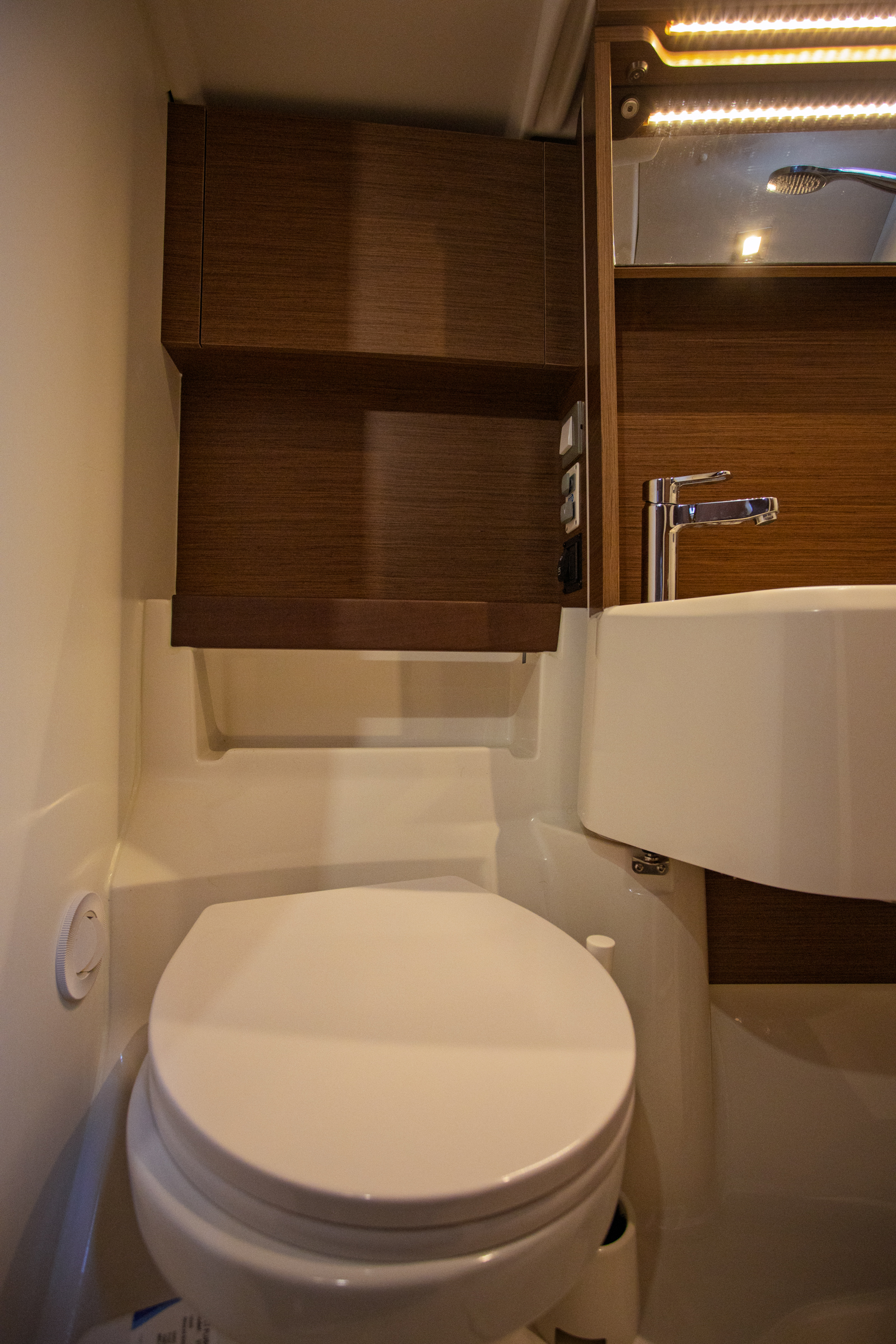 Oceanis 51.1 — photo 11