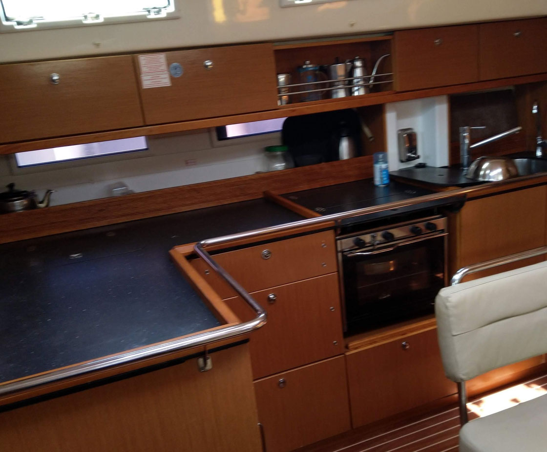 Bavaria 45 Cruiser — photo 10