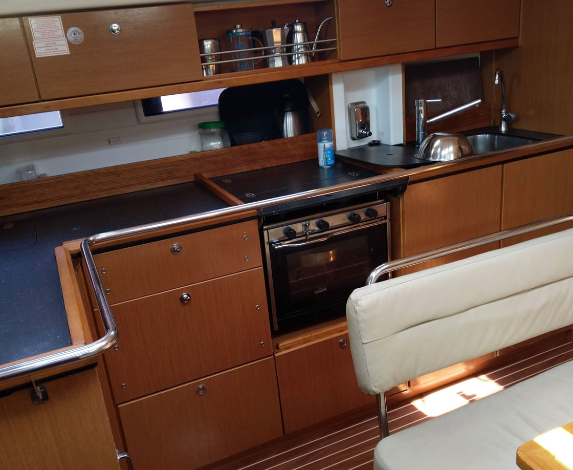 Bavaria 45 Cruiser — photo 7