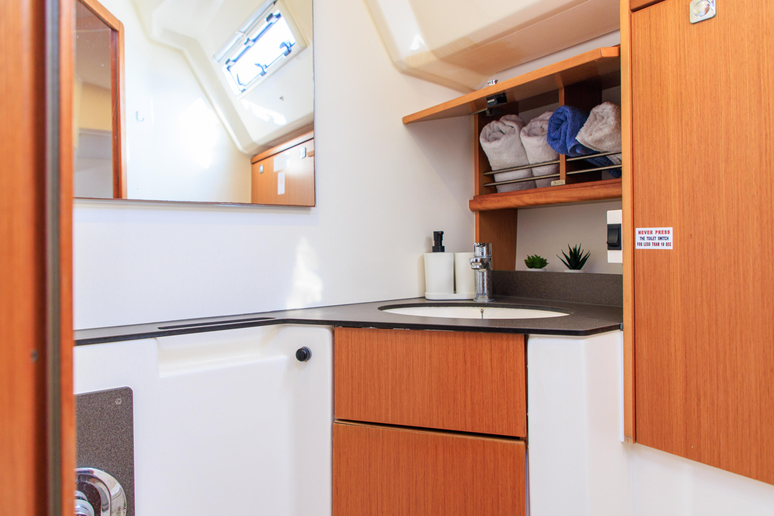 Bavaria Cruiser 46 — photo 15