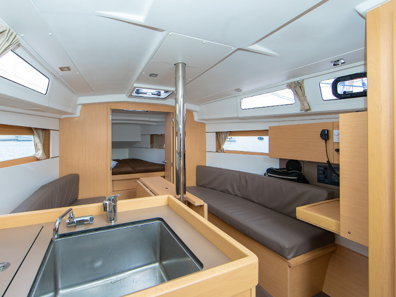 Oceanis 35.1 — photo 2