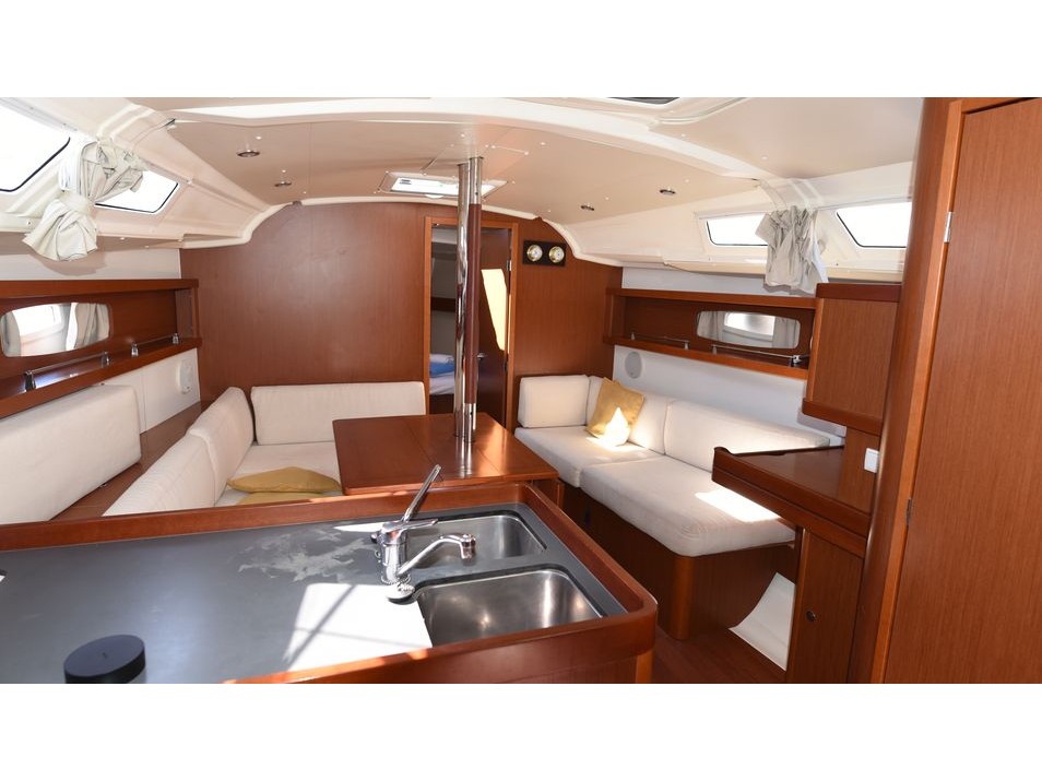 Oceanis 37 — photo 13