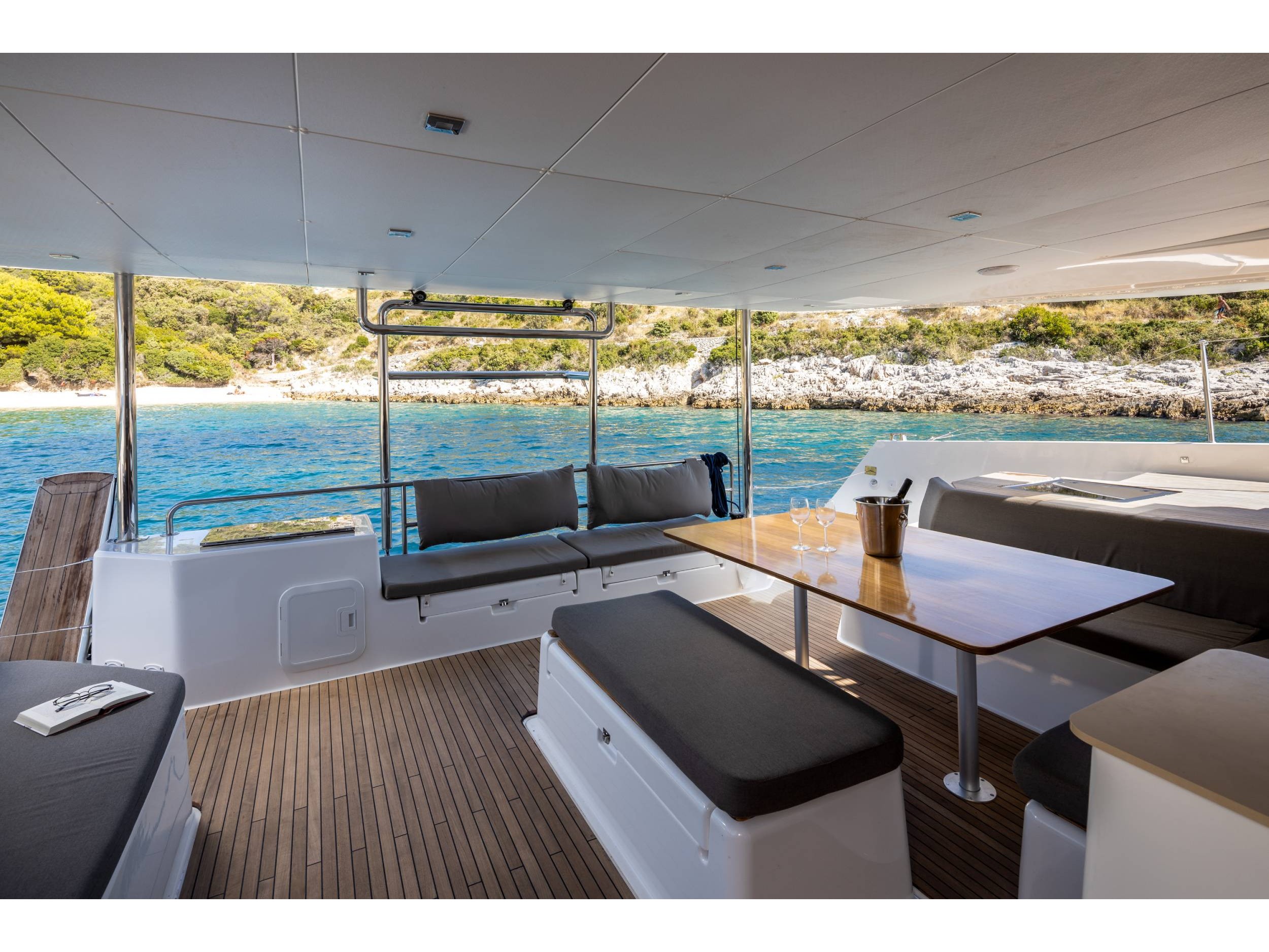 Dufour Catamaran 48 5c+5h — photo 7