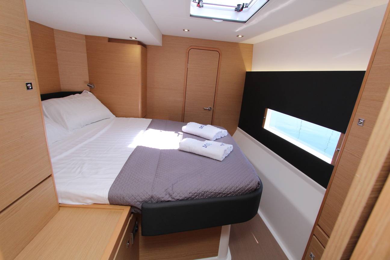 Dufour Catamaran 48 5c+5h — photo 11