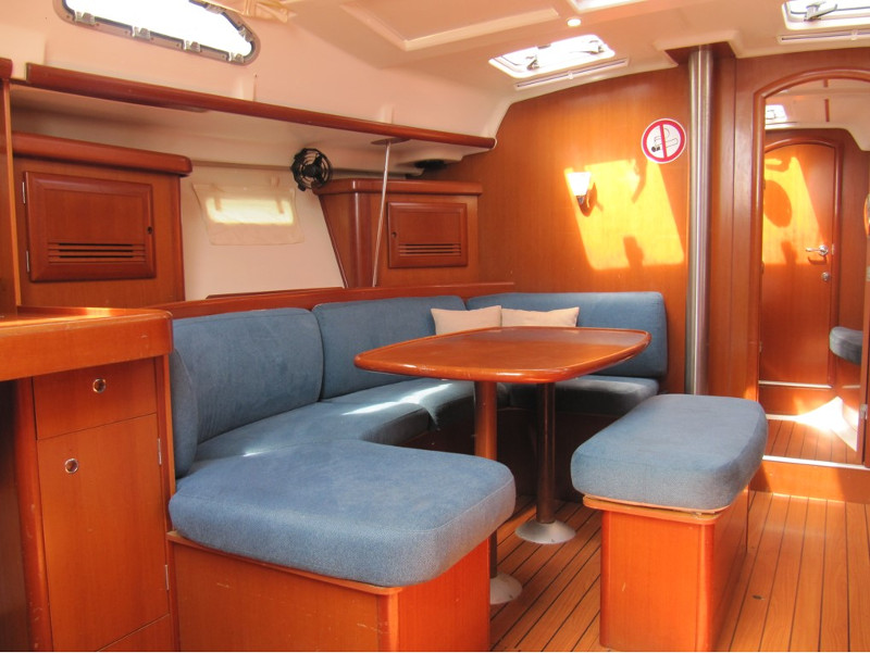 Oceanis 393 Clipper — photo 10