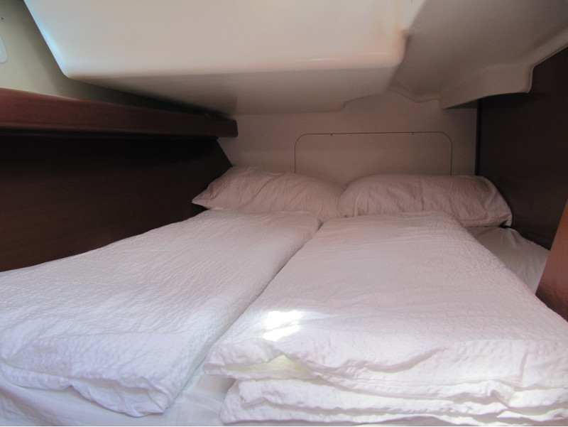 Oceanis 393 Clipper — photo 12