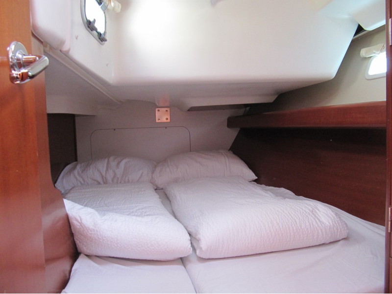 Oceanis 393 Clipper — photo 2