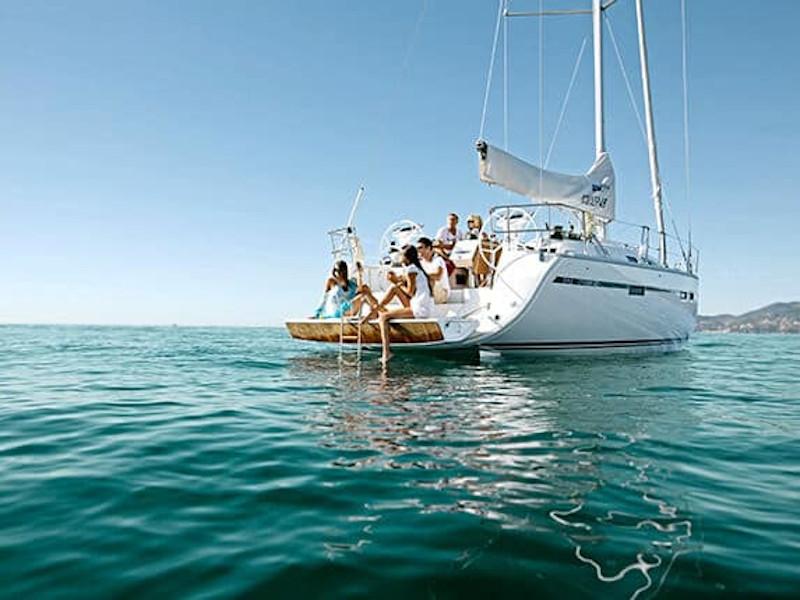 Bavaria 46 — photo 3