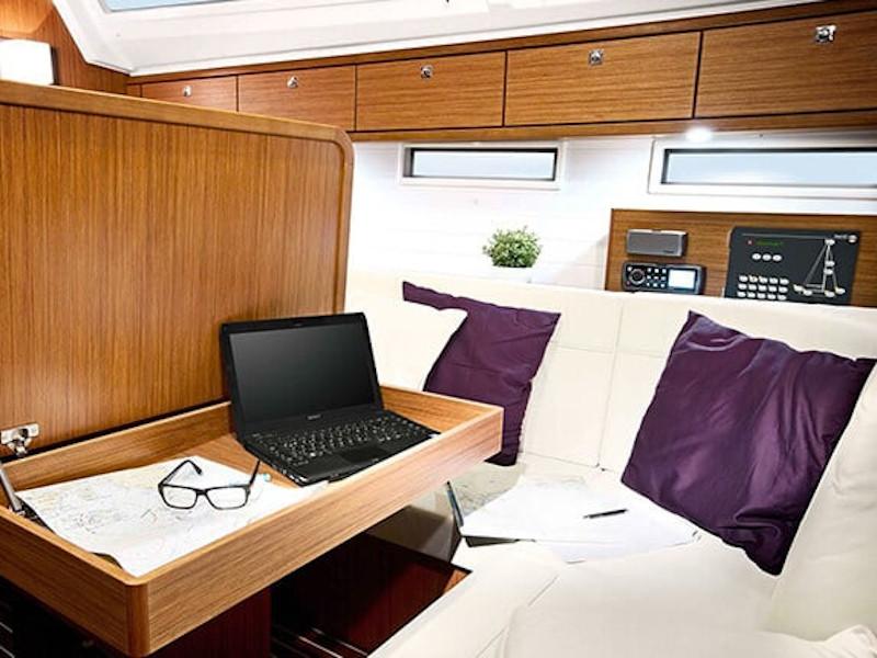 Bavaria 46 — photo 4