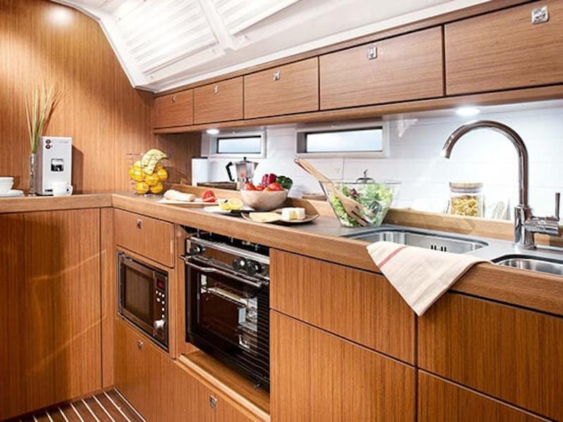 Bavaria 46 — photo 2
