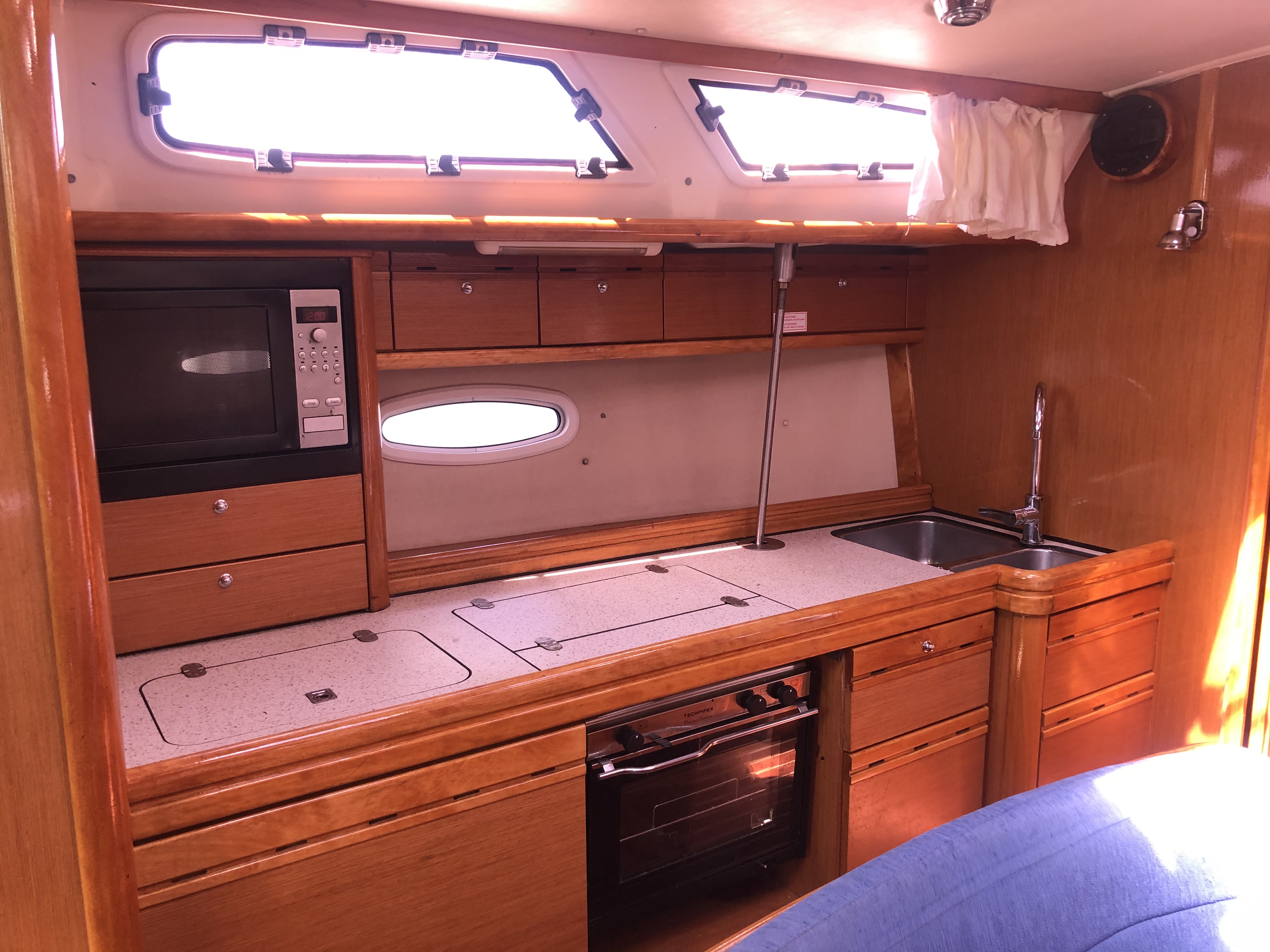 BAVARIA 40 CRUISER — photo 894