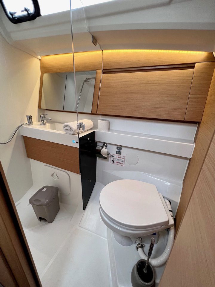 Sun Odyssey 410 — photo 7
