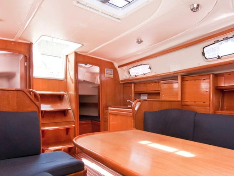 Bavaria 37 — photo 3