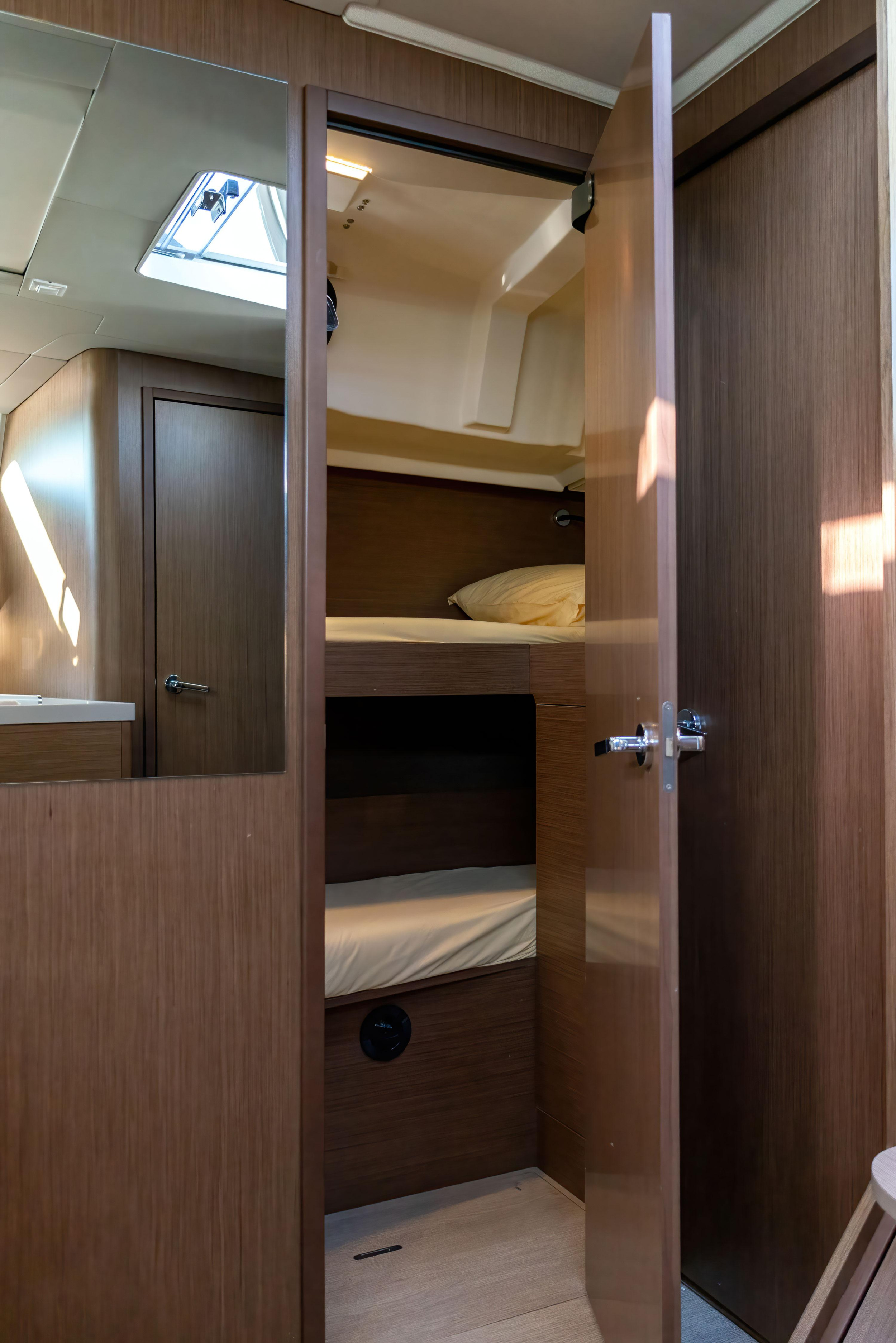 Oceanis 46.1 — photo 28