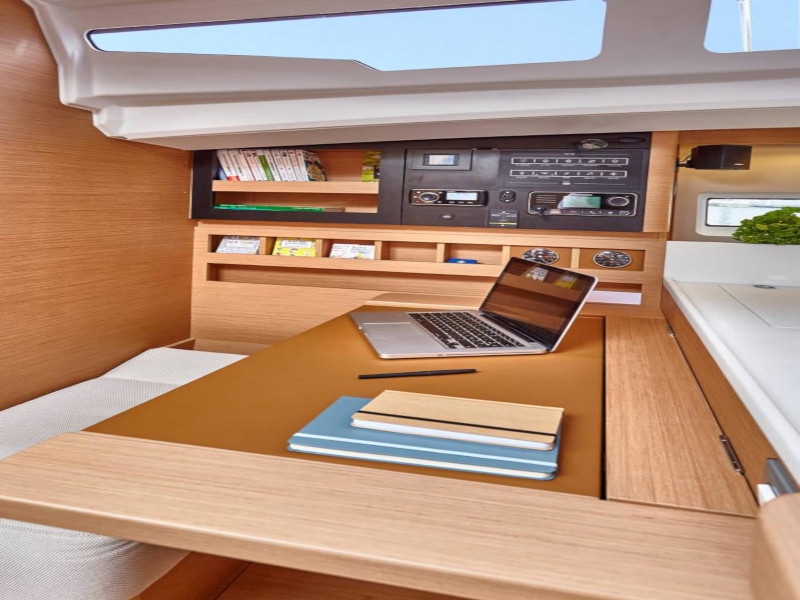 Sun Odyssey 440 — photo 14