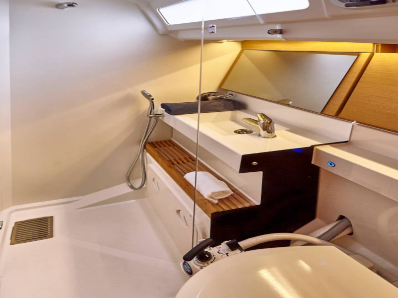 Sun Odyssey 440 — photo 17