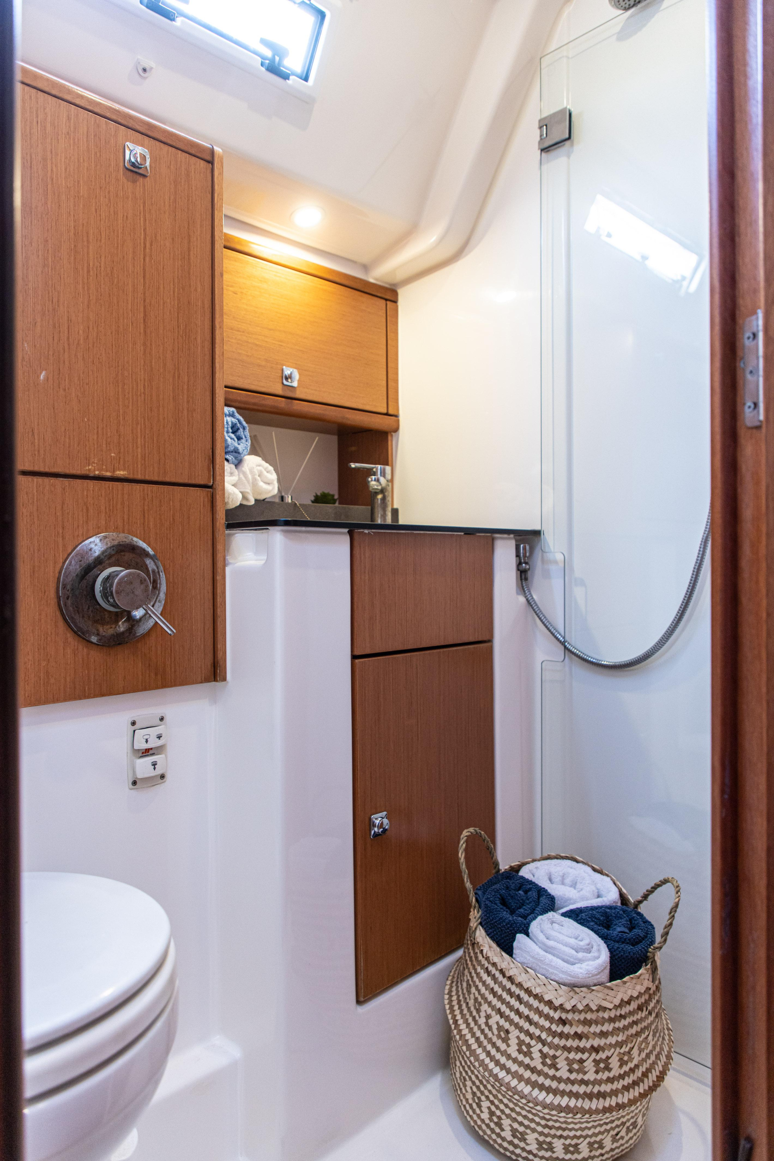 Bavaria Cruiser 51 — photo 12
