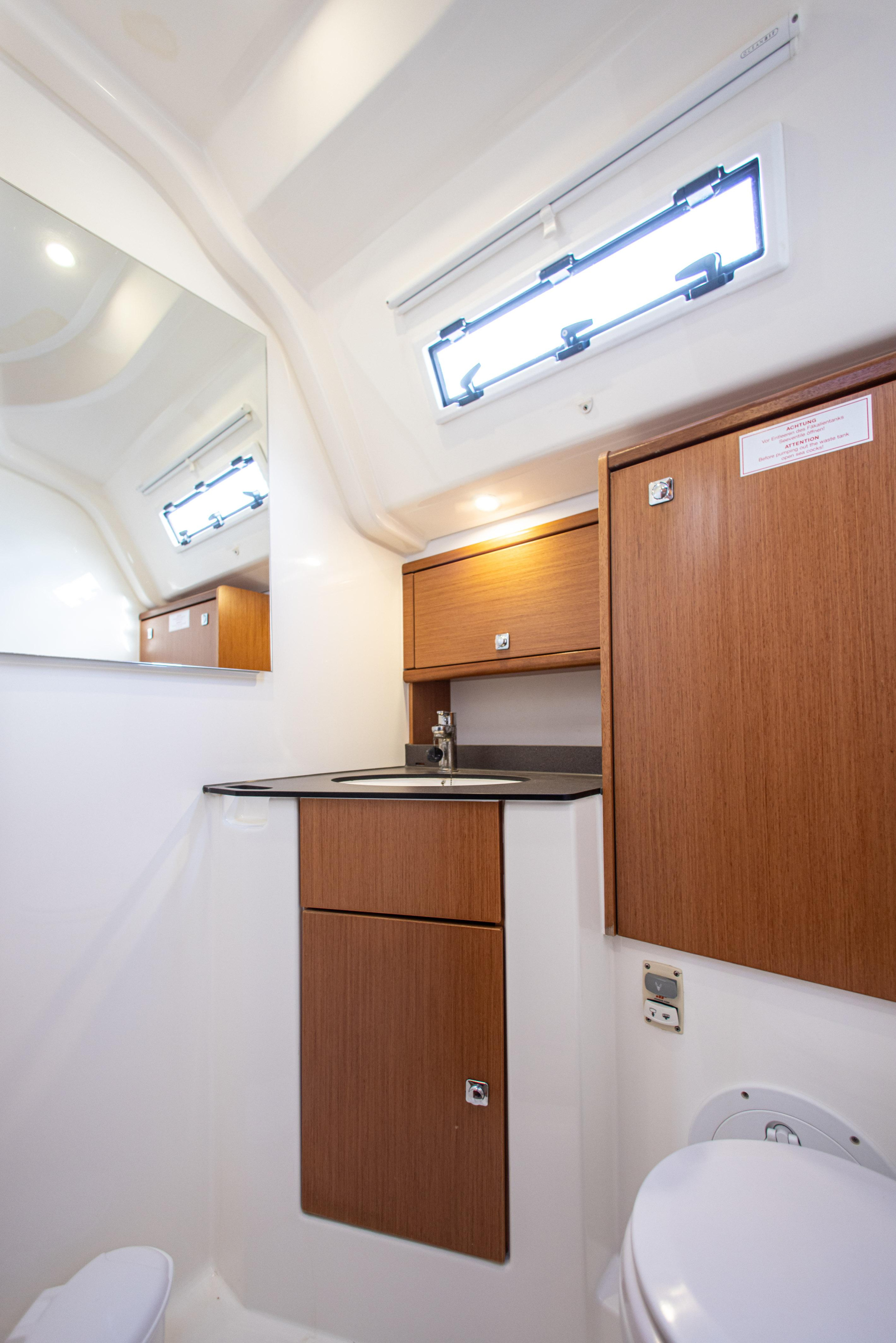 Bavaria Cruiser 51 — photo 19