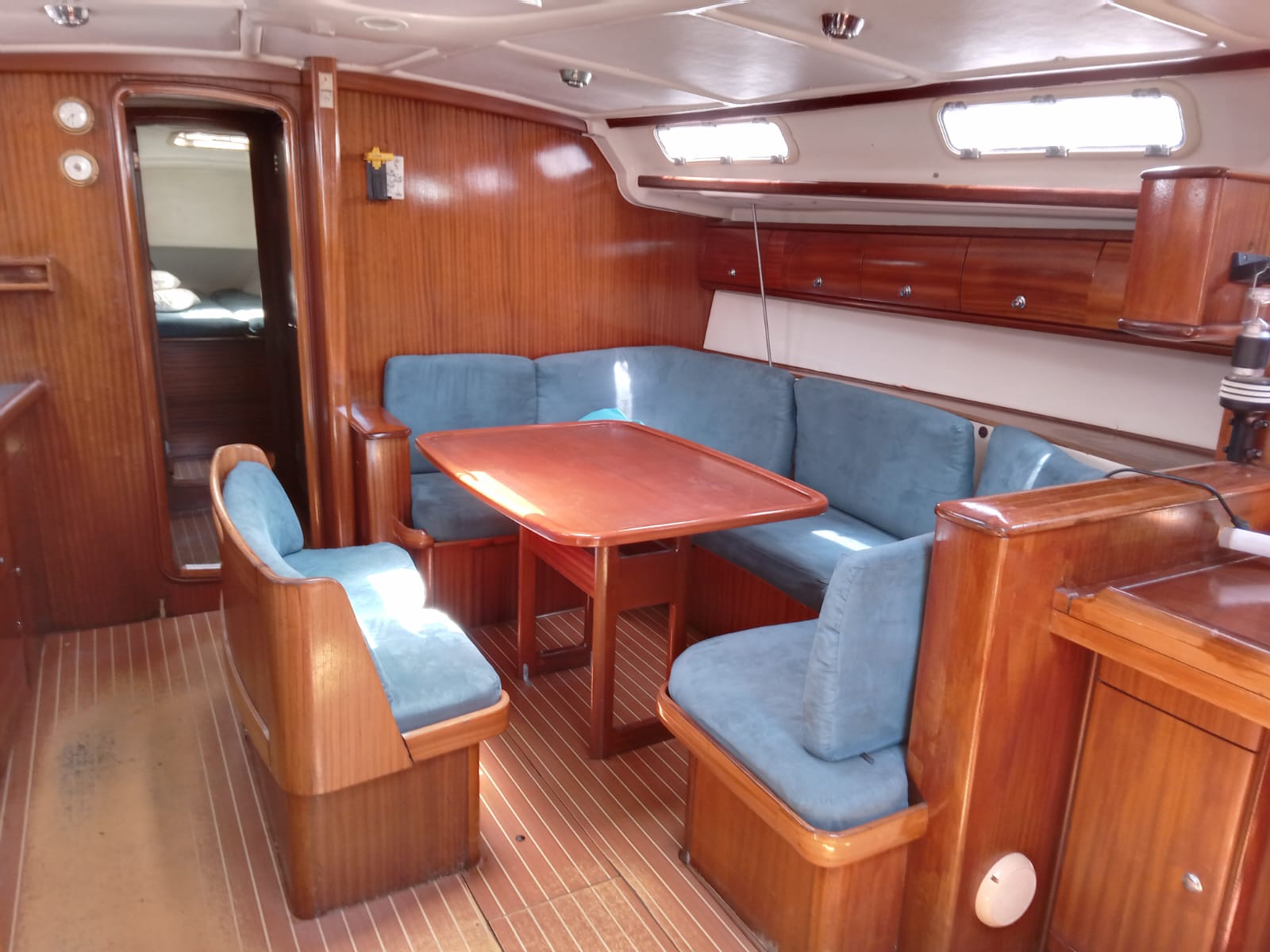 Bavaria 44 — photo 4