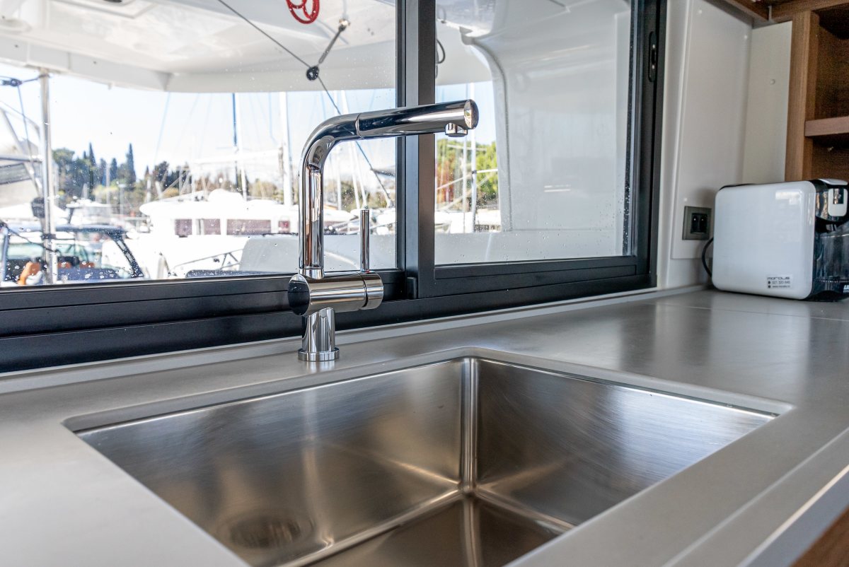 Lagoon 46 — photo 16