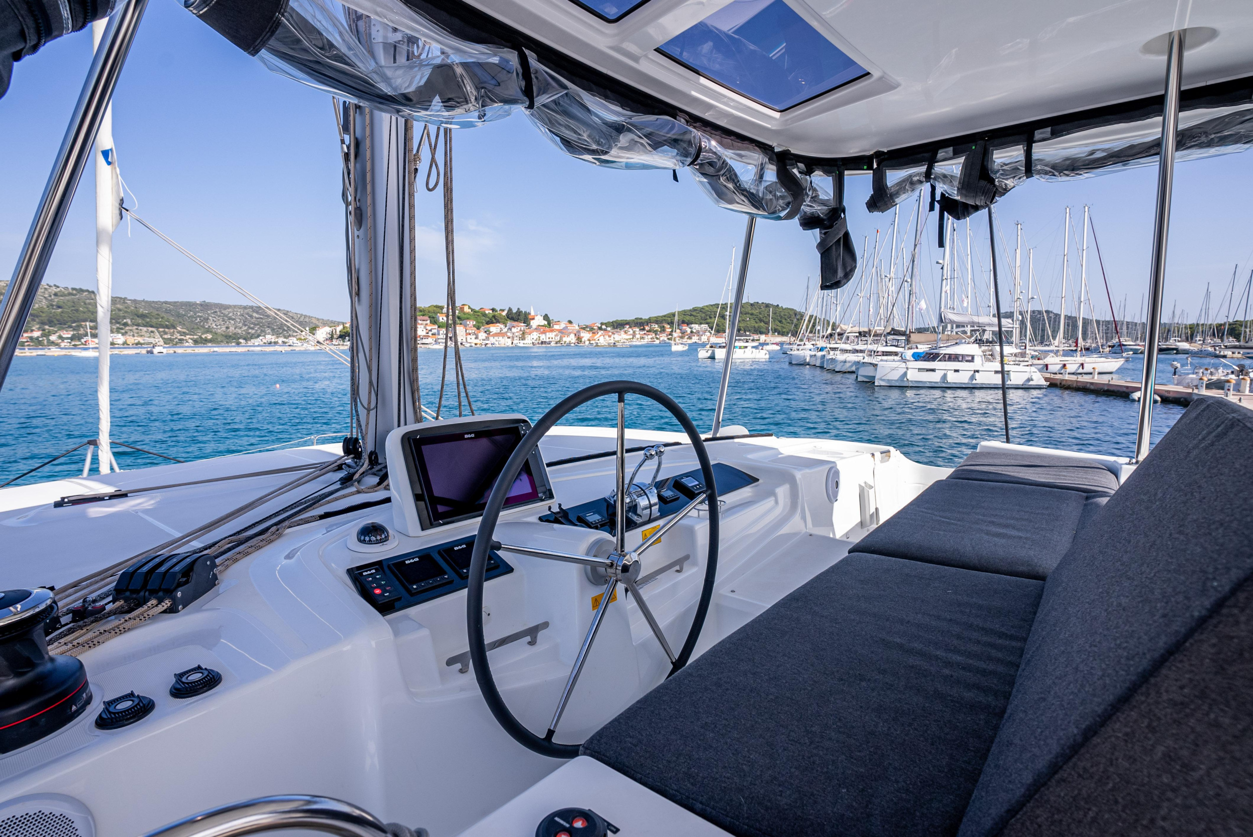 Lagoon 46 — photo 13
