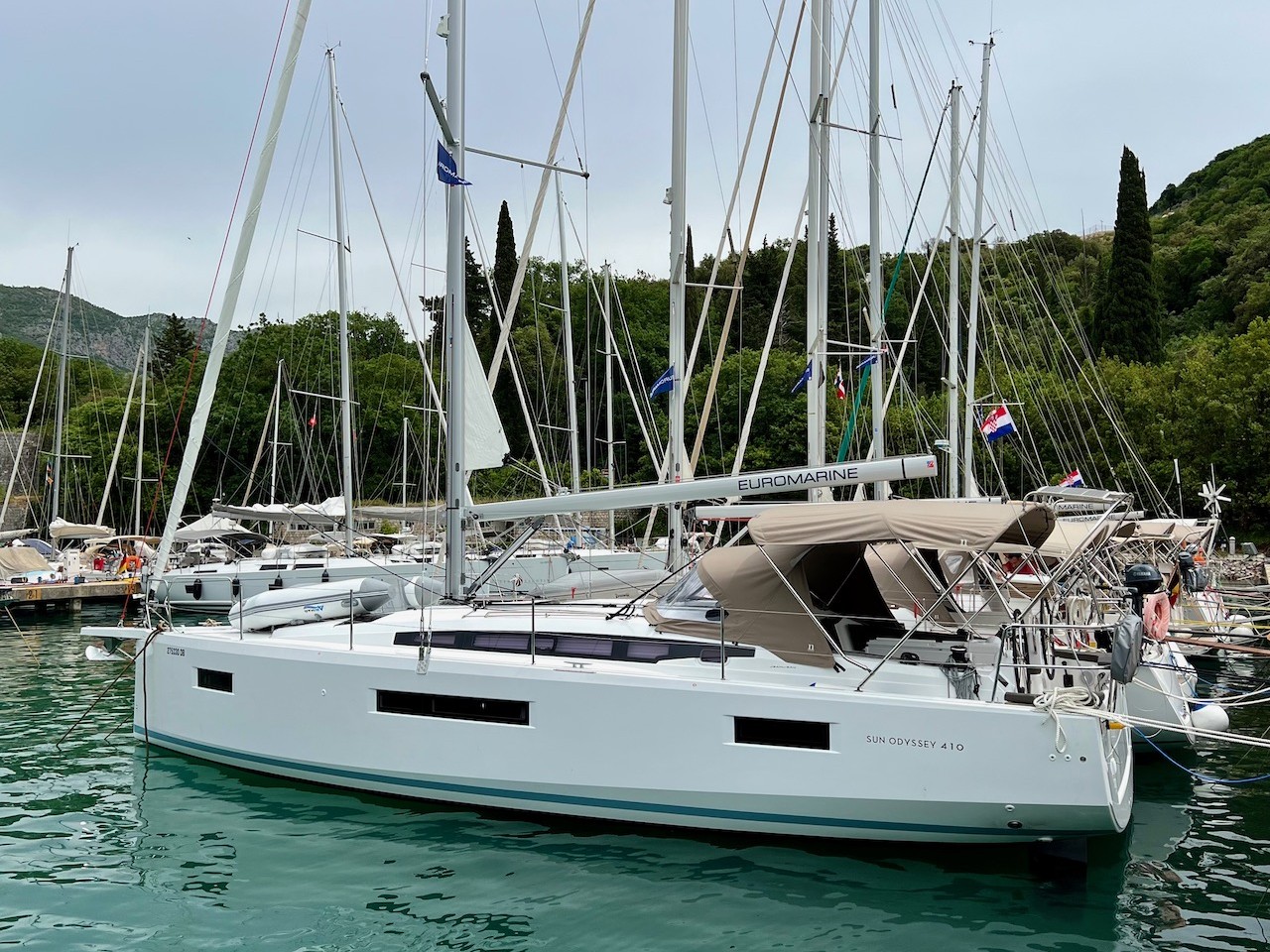 Sun Odyssey 410 — photo 1