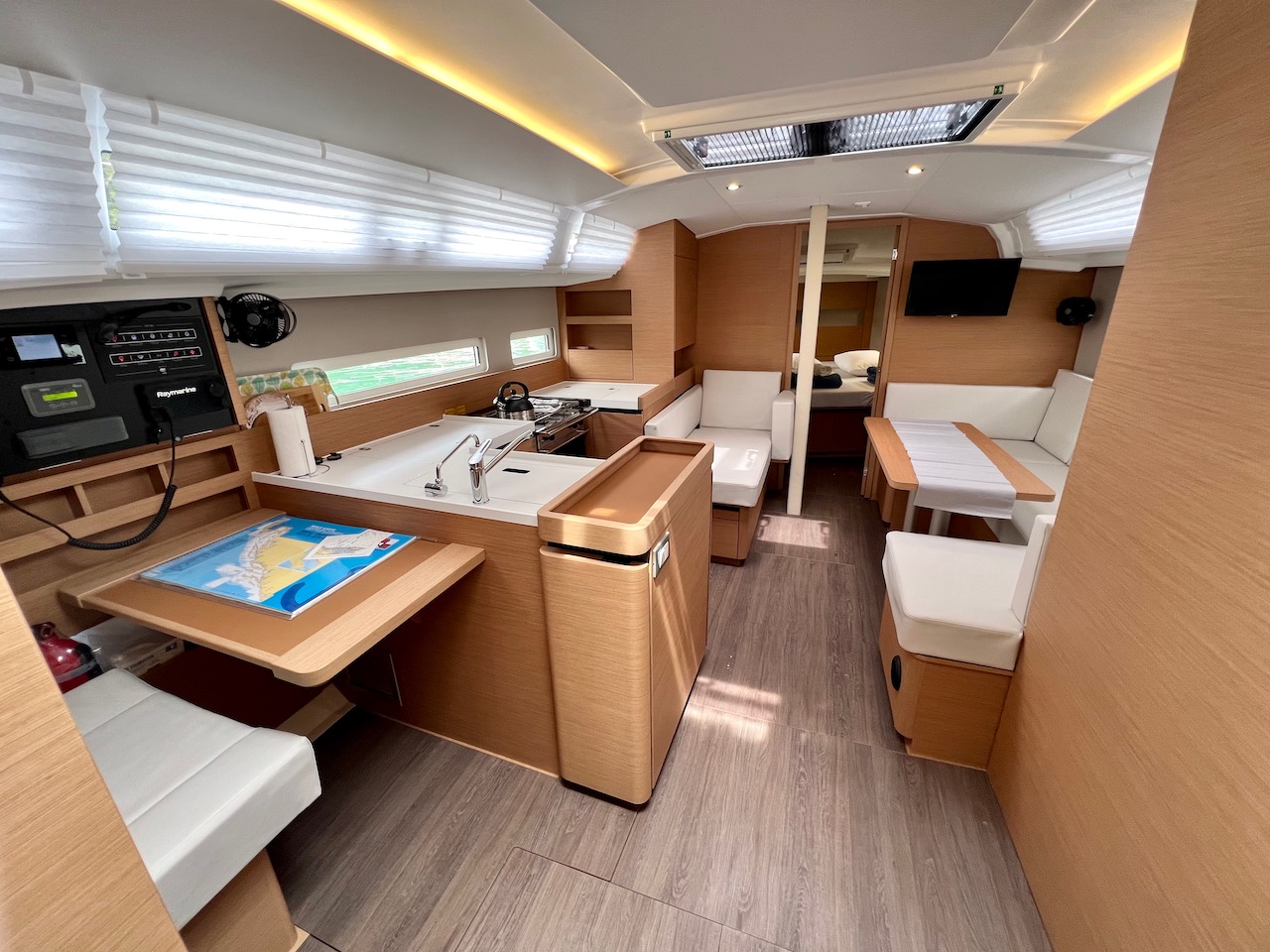 Sun Odyssey 410 — photo 10