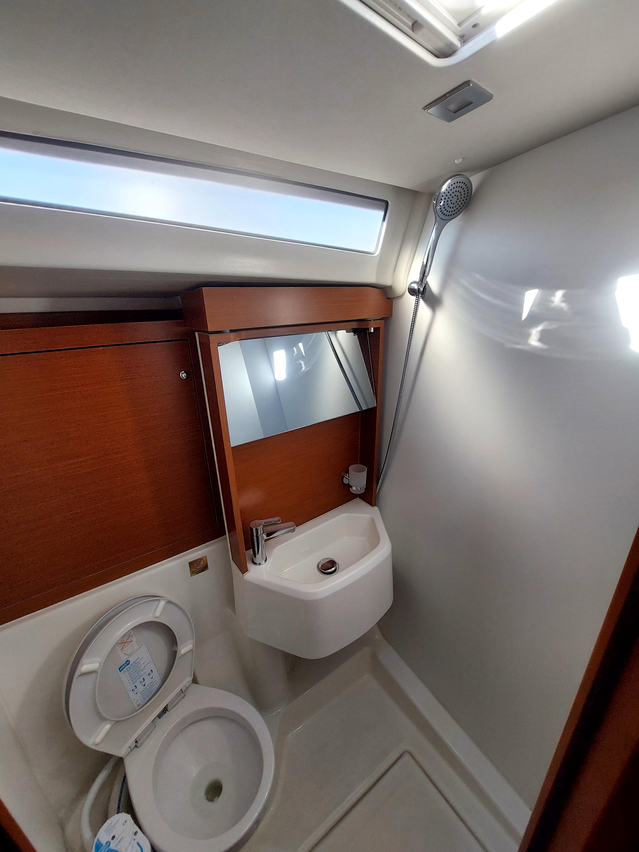 Oceanis 51.1 — photo 8